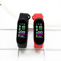 Montre numérique LED étanche en plastique pour enfants, hommes, femmes et étudiants, style sport, vente en gros usine 2026