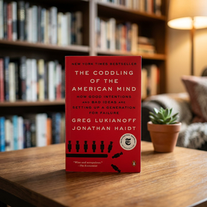 The Coddling of the American Mind de Greg Lukianoff, livre éducatif et sur la mentalité, édition anglaise de la Peperback Book Society - Product Image 3