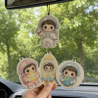 Désodorisant de voiture en papier personnalisé avec logo, motif dessin animé Kawaii Astronaute, forme personnalisée, carte parfumée suspendue imprimée OEM, vente en gros