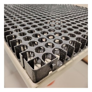 Tapis de drainage creux en plastique de 30 mm pour toit de villa Pelouse naturelle Cellule de drainage dure en <span class=keywords><strong>nid</strong></span> <span class=keywords><strong>d</strong></span>'<span class=keywords><strong>abeille</strong></span> en plastique perméable <span class=keywords><strong>avec</strong></span> géotextiles - Product Image 4