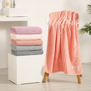 ชุดผ้าขนหนูอาบน้ำ สีพื้น ผ้าคอรัลฟลีซ 35x75 ซม. 70x140 ซม. ซึมซับน้ำได้ดี สำหรับใช้ในบ้าน ลายทาง - Product Image 1