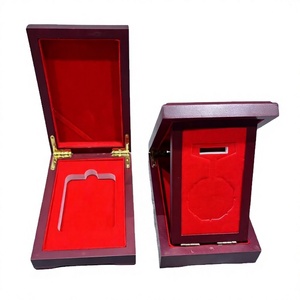 Boîte rectangulaire en bois gravée au laser, faite à la main, de la marque Hanwen, 10x15 cm, pour pièces de monnaie, lingots d'or et d'argent, boîte cadeau, étui de rangement pour médailles et badges - Product Image 3