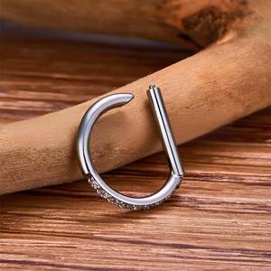 ASTM F136 Titane Demi Anneau CZ Pavé D Forme Articulé Segment <span class=keywords><strong>Clicker</strong></span> Cartilage Corps Piercing Boucle D'oreille Cerceau Nez Cerceau - Product Image 6