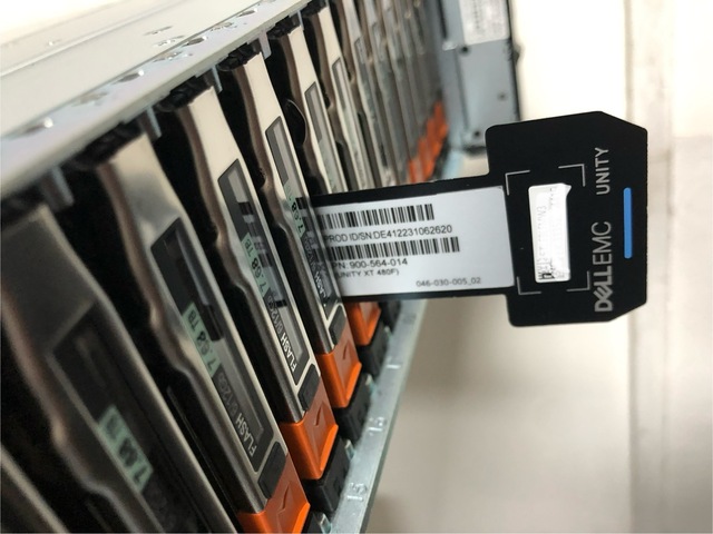 DEL EMC UNITY XT480 Dual-Socket Intel Xeon Processors 1.2TB FAST Cache 10X600GB 2X4 PORT IO 32GB FC Hybrid Storage Networking