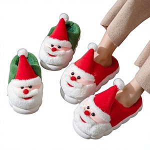 Nouvelles pantoufles d'intérieur mignonnes Père Noël 2026, à semelle épaisse, antidérapantes, pour adultes (hommes et femmes), idéales pour l'automne et l'hiver - Product Image 1