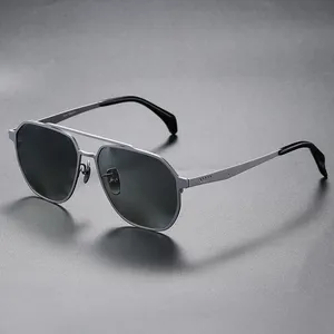 סין יצרני משקפי שמש סיטונאי משקפי שמש באיכות גבוהה מניות מוכנות טיטניום משקפי שמש CS50002
