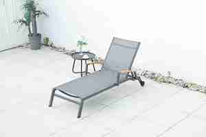 Chaise longue moderne en aluminium de qualité supérieure pour l'extérieur, idéale pour les terrasses de piscine, les villas de luxe et les hôtels. - Product Image 2