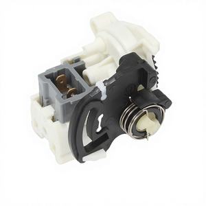 Moteur d'actionnement de verrouillage central du hayon arrière 8200102583 7700435694 pour <span class=keywords><strong>RENAULT</strong></span> CLIO <span class=keywords><strong>MEGANE</strong></span> - Product Image 1