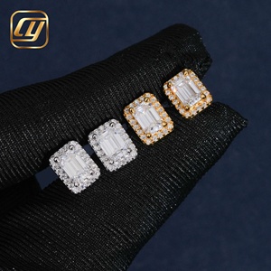 Boucles d'oreilles clous de luxe en moissanite taille émeraude, argent 925 plaqué or 18 carats, sertissage à griffes géométrique, unisexe, pour usage quotidien - Product Image 6