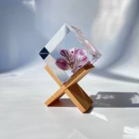 Fleur violette véritable préservée personnalisée dans un bloc acrylique pour la décoration intérieure, vente en gros