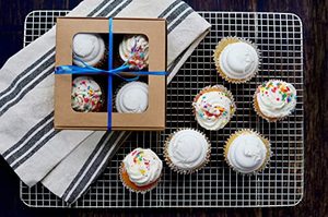 กล่องเบเกอรี่สีน้ำตาลแบบมีหน้าต่างและตัวแบ่งช่อง กล่องสี่ช่องสำหรับคุกกี้ขนาดเล็ก บราวนี่ และขนมอบ - Product Image 6