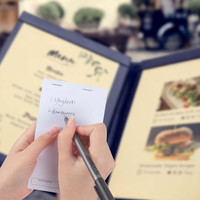 Bloc de tickets de facture vierges en gros 3,5 x 6 pouces, bloc-notes de commande en papier pour restaurant, 50 feuilles par carnet, bon de commande pour serveur avec support rigide