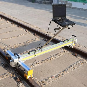 Instrument de mesure de voies ferrées portable avec système de contrôle par ordinateur portable et de traitement des données - Product Image 3