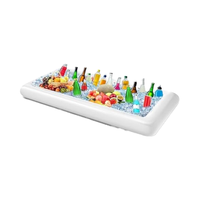 Plateau gonflable de piscine adapté aux plateaux de nourriture et de boissons de salade de buffet de fête de piscine avec des bouchons de vidange