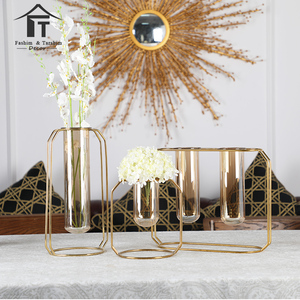 Nórdico europeo color latón florero de vidrio con base de metal soporte para la habitación - Product Image 2