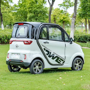 Mini fourgonnette électrique <span class=keywords><strong>F1</strong></span> Nouvelle énergie Batterie au lithium Voiture à quatre roues entièrement fermée pour le transport à domicile des adultes avec 4 sièges - Product Image 3