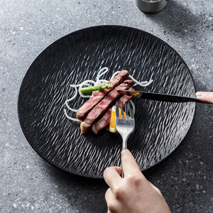 Plato plano de cerámica blanca con diseño redondo de roca de lujo para bodas o fiestas, plato de comida occidental de cerámica para carne y espaguetis - Product Image 2