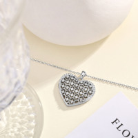 Collier de luxe en argent sterling 925 avec pendentif cœur nid d'abeille incrusté de moissanite de 1,5 mm, cadeau pour la Saint-Valentin pour femmes