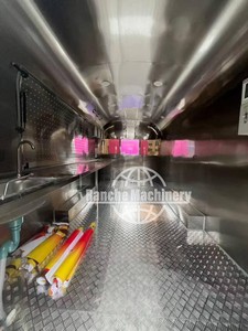 Camion de restauration mobile en acier inoxydable avec station de hot-dogs et de glaces, design rétro, à vendre - Product Image 6