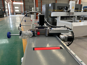 Machine à scier les profilés <span class=keywords><strong>de</strong></span> vitrage en aluminium CNC haute précision 90 °   Machine <span class=keywords><strong>de</strong></span> découpe pour la fabrication <span class=keywords><strong>de</strong></span> fenêtres et <span class=keywords><strong>de</strong></span> portes en aluminium - Product Image 6