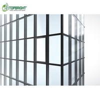 Système de vitrage structurel extérieur moderne pour murs-rideaux avec panneaux de verre à isolation thermique et caractéristiques imperméables