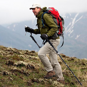 Bâton de trekking en fibre de carbone avec logo de marque personnalisable avec double boucle de sécurité directement de l'usine d'origine pour la <span class=keywords><strong>marche</strong></span> et la randonnée - Product Image 2