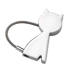 Llavero de metal con forma de gatito y cable de acero para llaves y accesorios de bolso - Product Image 1