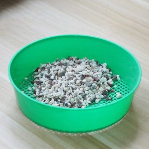 Green Plastic Garden Sieve Riddle Sifter for Compost Stone Gravel Soil - Product Image 4