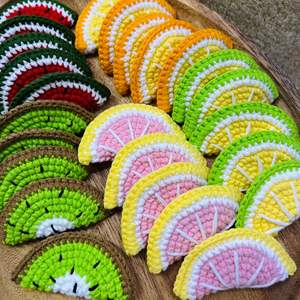 Fil à tricoter pour crochet : Pendentifs fruits tricotés à la main (pastèque, citron, kiwi) et motifs amigurumi en forme de fruits pour porte-clés - Product Image 5