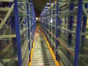 Sistema de Estanterías Metálicas Ajustables sin Pernos ni Botellas para Almacenamiento en Almacenes y Fábricas - Product Image 2