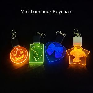 Porte-clés LED personnalisé en forme de dessin animé avec étiquettes en acrylique découpées au laser à changement de couleur pour concerts, événements d'entreprise et cadeaux pour fans - Product Image 4