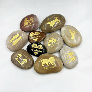 Piedras pulidas grabadas con láser en colores aleatorios para decoración del hogar, regalos personales y artículos de manualidades. - Product Image 2