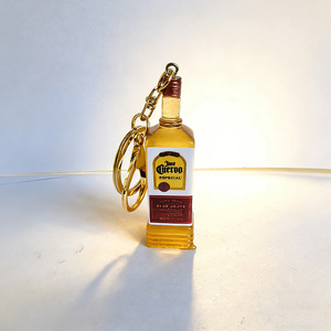 Lote de Llaveros con Botellas de Whisky y <span class=keywords><strong>Tequila</strong></span> en Miniatura, Abalorios Realistas de Licor, Regalo para Bar, Cueva del Hombre, Fiesta, Souvenir, MOQ Bajo - Product Image 3