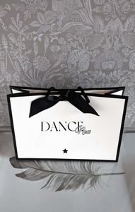 Bolsas de Regalo Plegables para Ropa y Zapatos con Logotipo Personalizado, Bolsas de Compras de Papel Premium con Asas de Cuerda para Joyería - Product Image 4