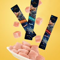 Friandises à lécher crémeuses pour chats Max Pet, bâtonnets de collation au poulet, au thon et au saumon, vente en gros