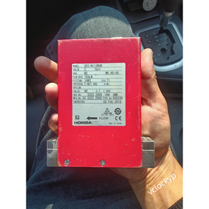 Horiba STEC SEC-N112MGM เครื่องควบคุมการไหลของมวล MFC 100SCCM N2ใช้ - Product Image 1