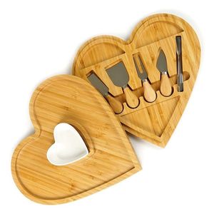 Juego de tabla de quesos de bambú en forma de corazón con cubiertos y plato de cerámica para servir frutas y aperitivos - Product Image 1