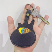 Tas Pick Gitar Kulit PU Tempat Pick Gitar Bentuk Gitar dengan Gantungan Kunci Aksesori Instrumen Senar