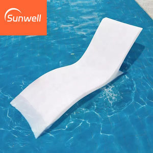 Conjunto de Sillas de Plástico Resistentes y Modernas para Exteriores, Color Blanco, para Adultos, para Uso en Piscinas, Hoteles y Villas - Product Image 4
