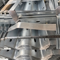 Barrière de sécurité routière en acier galvanisé à chaud AS/NZS 3845 W-Beam Guardrail avec réflecteur prismatique haute intensité pour l'Australie