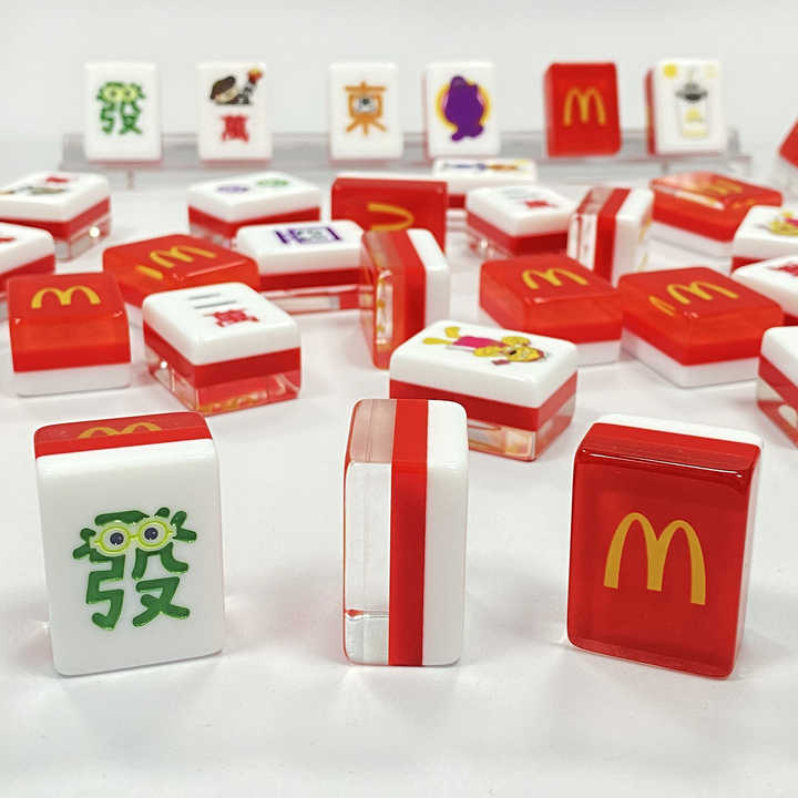 Factory-made Multi-layer Transparent Acrylic Mahjong, Custom Designs with Color Printing and Engraving, Chinese, American, Japan