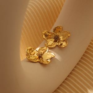 Vintage 18K PVD chapado en oro declaración joyería antialérgica perla Floral Stud <span class=keywords><strong>pendientes</strong></span> mujeres Acero inoxidable gran flor <span class=keywords><strong>pendientes</strong></span> - Product Image 1