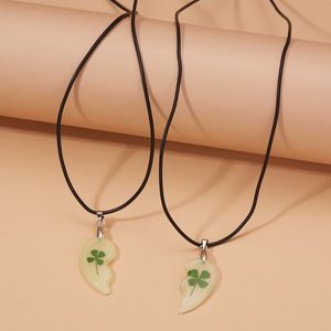 Collana di san valentino donna amante dei fiori essiccati gioielli trifoglio coppia luminosa a forma di cuore regali incandescenti nel buio - Product Image 6