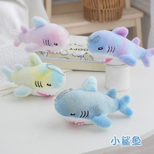 ตุ๊กตาห้อยคอสีพาสเทลไล่เฉดสี รูปฉลาม นากทะเล ของเล่นตุ๊กตาหนานุ่มขนาดเล็กน่ารัก ขายส่งสำหรับเครื่องคีบตุ๊กตา - Product Image 5