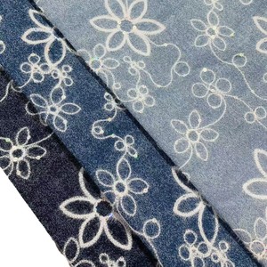 Tela vaquera jacquard de mezcla de <span class=keywords><strong>lyocell</strong></span> bordada con cuentas de pétalos de estrella estilo chino, de 10 milésimas de grosor, con acabado suave y duradero, de gran venta. - Product Image 1
