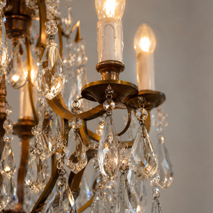 Lustre vintage élégant en cristal avec bras en métal pour la maison et le commerce - Product Image 3