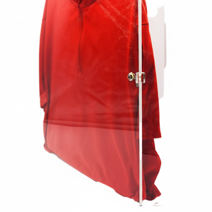 เคสอะคริลิกสำหรับจัดแสดงที่ออกแบบมาเพื่อรองรับเสื้อขนาดต่างๆให้พอดีกับตัว - Product Image 1