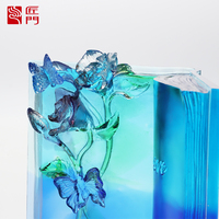 ArtFamily Ensemble de livres décoratifs modernes personnalisés avec sculpture en verre de cristal sculptée à la main de Jiangsu Décoration