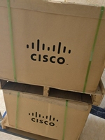 Kit de vidéoconférence modulaire Cisco Room Kit EQ CS-KIT-EQ-K9 avec 4 caméras 80MP, zoom optique 5x et codec IA EQ pour grandes salles de réunion