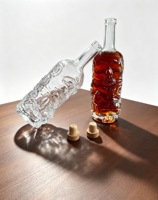 Bouteille à liqueur en verre transparente de haute qualité 500 ml avec motif squelette 3D, logo personnalisé, base épaisse et lourde pour la vodka, le scotch, le whisky